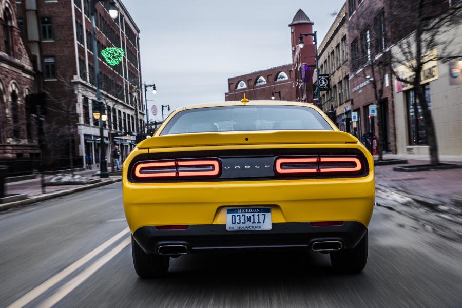  Dodge Challenger GT AWD 2016 года  (фото 25 из 33)
